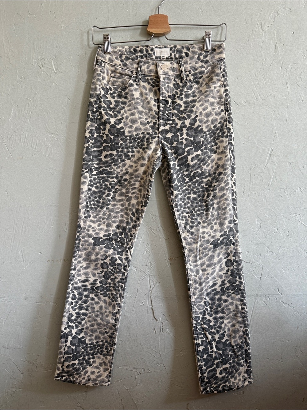 Mother Denim The Mid Rise Dazzler Anker in Leopard print size 25